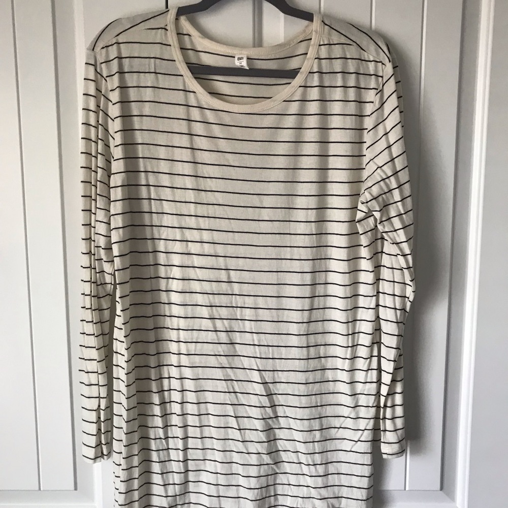 Long sleeve black and white striped top